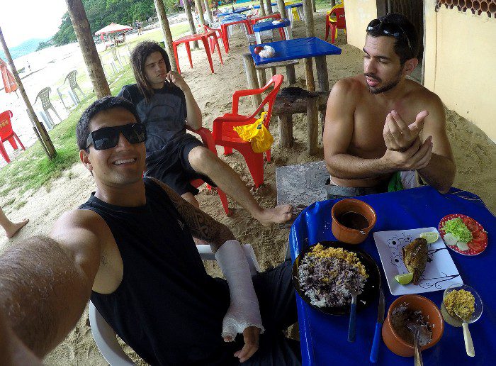 Restaurante na Praia do Cruzeiro - Paraty