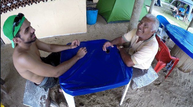 Bate papo com Seu Orlando na Praia do Cruzeiro